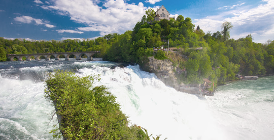 on our luxury tour with comfortride.ch we show the Rheinfall
